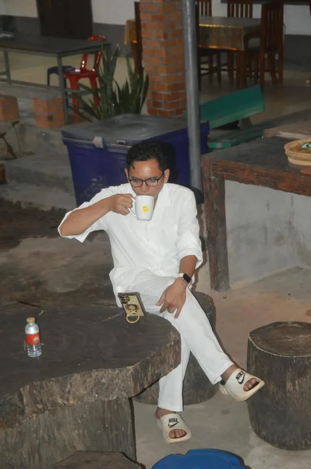 ຍາດໂຍມພັກຜ່ອນຍາມແລງ.